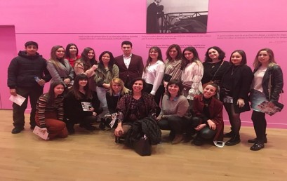 ESNE ASTURIAS VISITA EL MUSEO DE BALENCIAGA