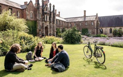 ESDAC y York St John University: Una Oportunidad Única para Estudiantes